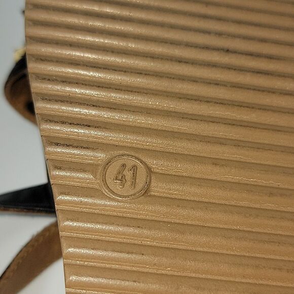 Ovyé Black Leather Women's Sandals - Picture 13 of 13